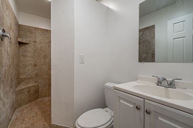 Building Photo - Acreage Property for Rent!!