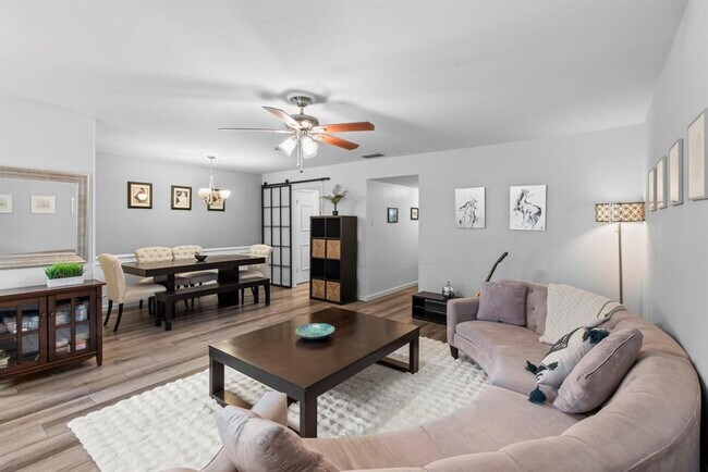 Building Photo - 10328 Briar Forest Dr