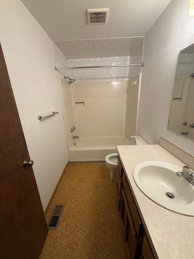 Building Photo - Hascall-PM-026-0278