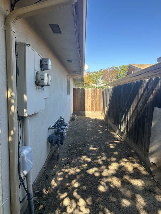 Building Photo - 3000 Keller St