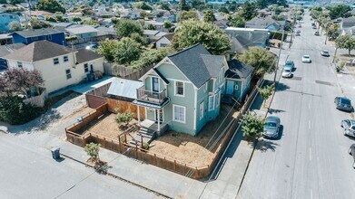 Building Photo - 2104 Pine St