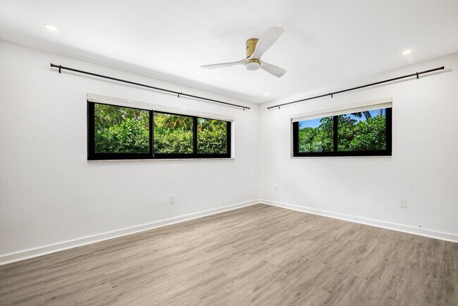Building Photo - 7810 Beach View Dr