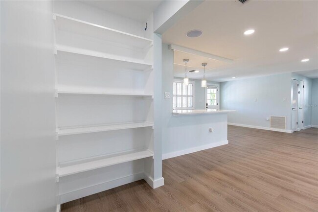 Building Photo - 5923 Briarwood Ave