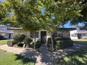 Building Photo - 2 bed | 1 bath | 795 SF | Shared garage | Downstairs unit |  WS&G Paid by Owner