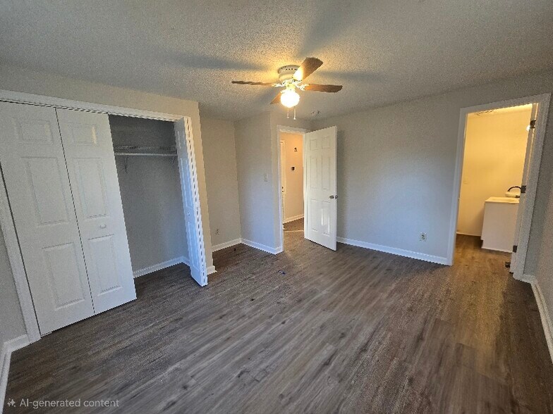 Building Photo - 1321 W May Ave