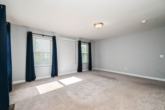 Building Photo - 5495 Chapel Hill