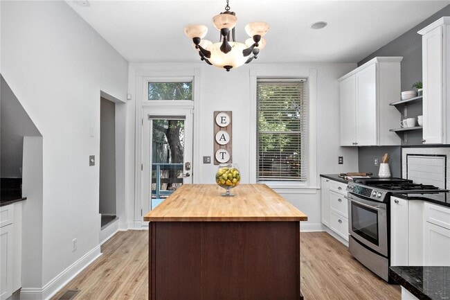 Building Photo - 5377 Reber Pl