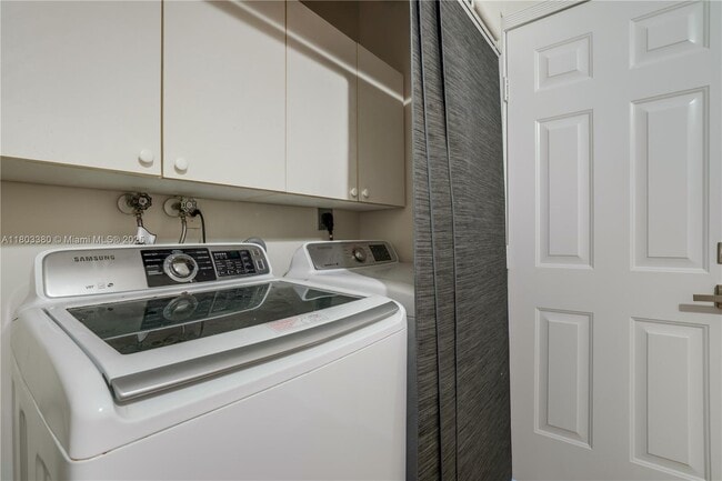 Building Photo - 4882 NW 108th Psge