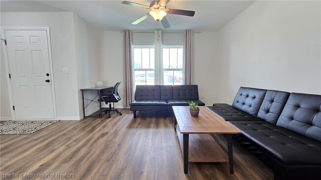 Building Photo - 2909 Mullet Ave