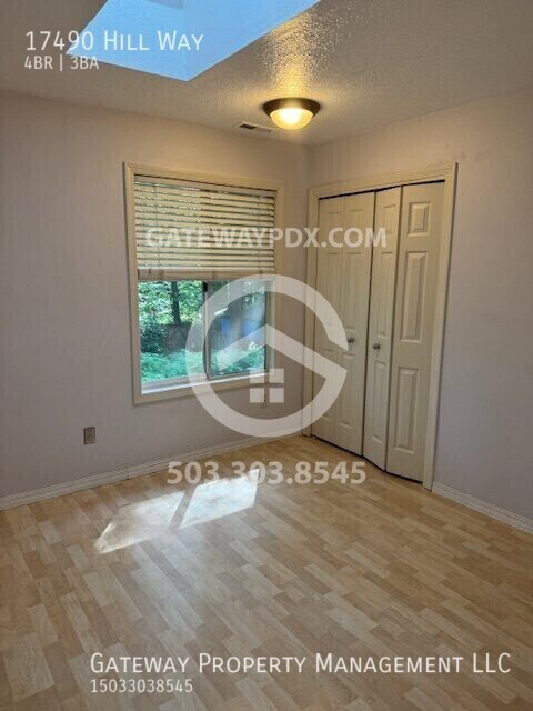 Building Photo - 17490 Hill Way