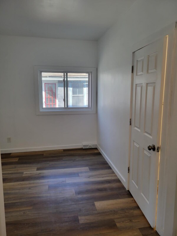 Building Photo - 170 Linden St