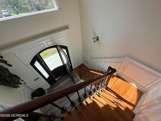 Building Photo - 605 Farrelly Ave