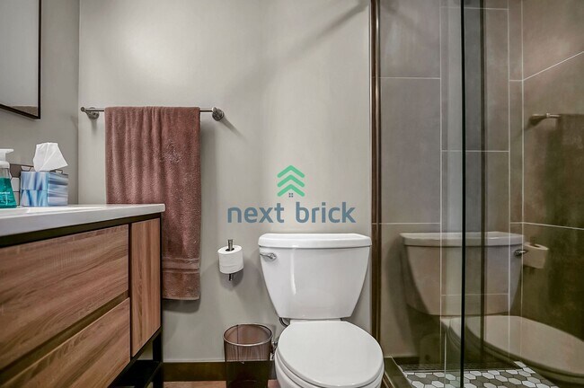 Building Photo - 1 BED & 1 BATH CONDO FOR RENT