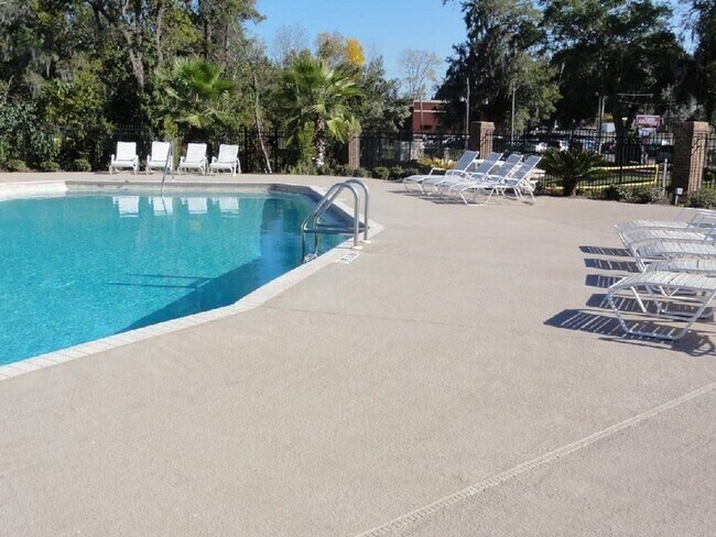 Building Photo - 1956 Corvallis Ave