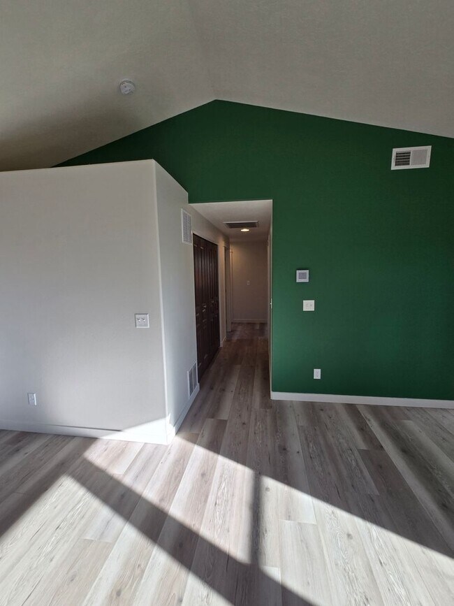 Building Photo - Charming home in NE Redmond