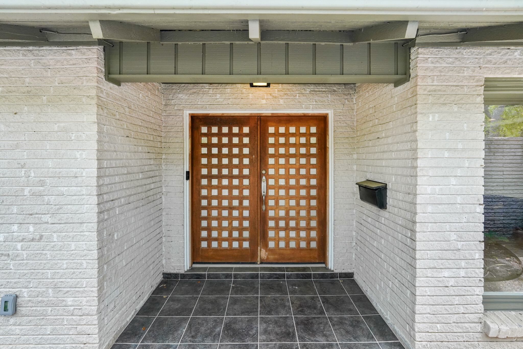 Building Photo - 4942 Cherry Hills Dr