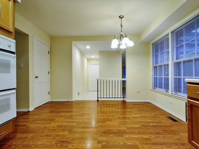 Building Photo - 1520 Chippewa Dr