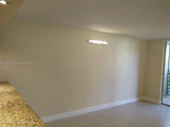 Building Photo - 3285 Foxcroft Rd