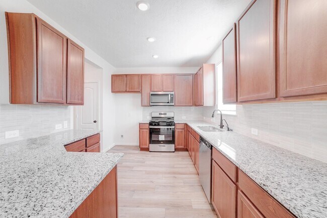 Building Photo - 9307 Central Pl