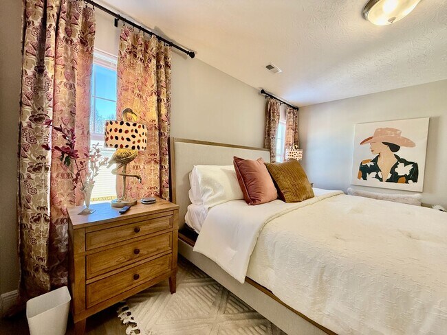 Building Photo - Premier New Construction Right Next To WEC.