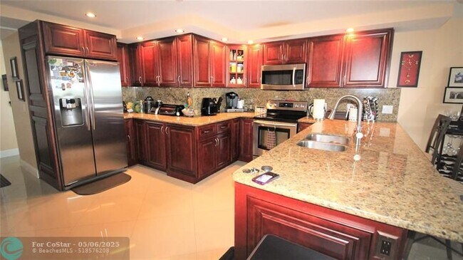 Building Photo - 3499 Oaks Way