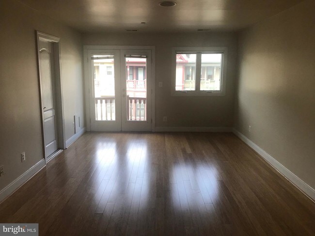 Building Photo - 227 Mill St