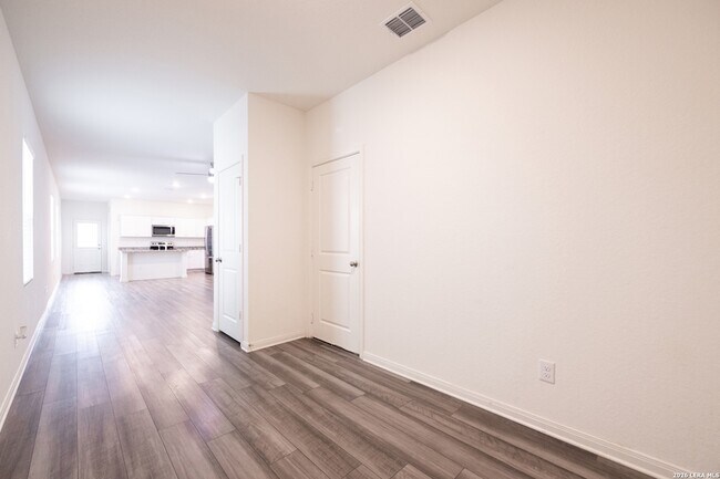 Building Photo - 14423 Bonito Loop
