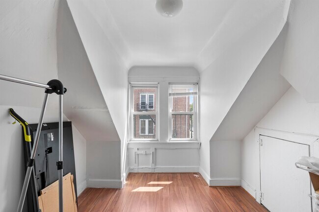 Building Photo - 139 Shippen St