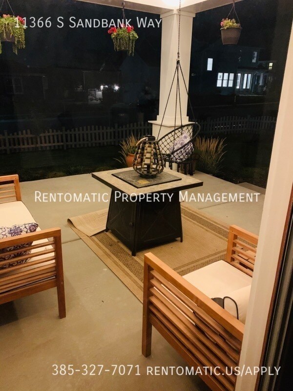 Building Photo - 11366 Sandbank Way