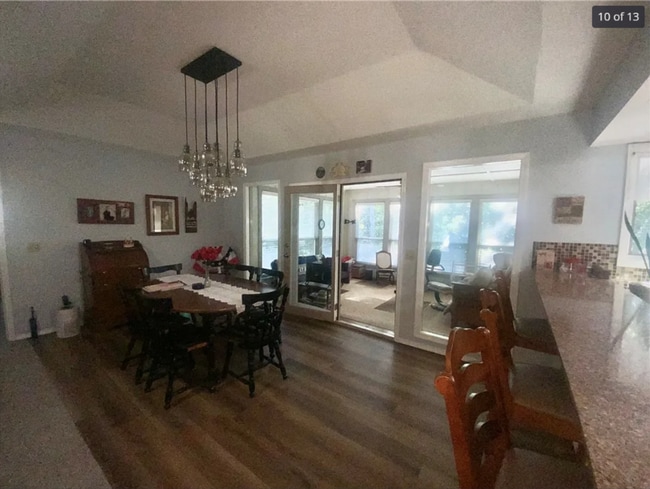 Building Photo - 12 Sunderland Dr