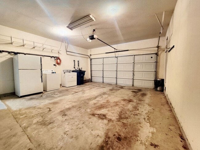 Building Photo - 1617 Sunterro-