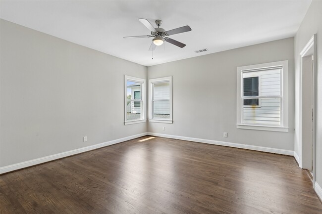 Building Photo - 6030 Vickery Blvd