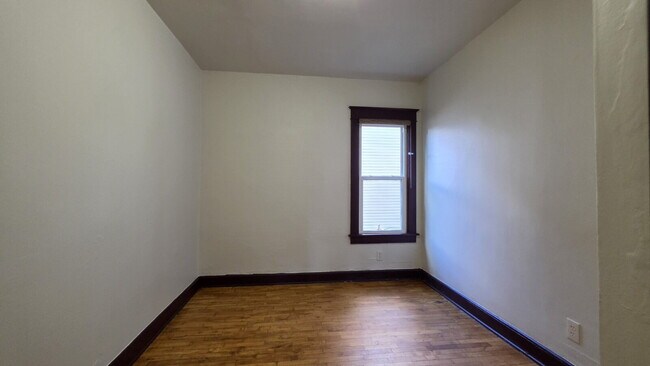 Building Photo - 1115 N Richmond St