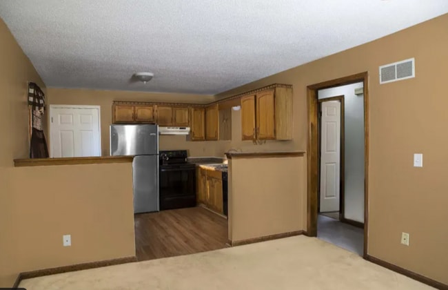 Building Photo - 5516 NW Cimarron Dr