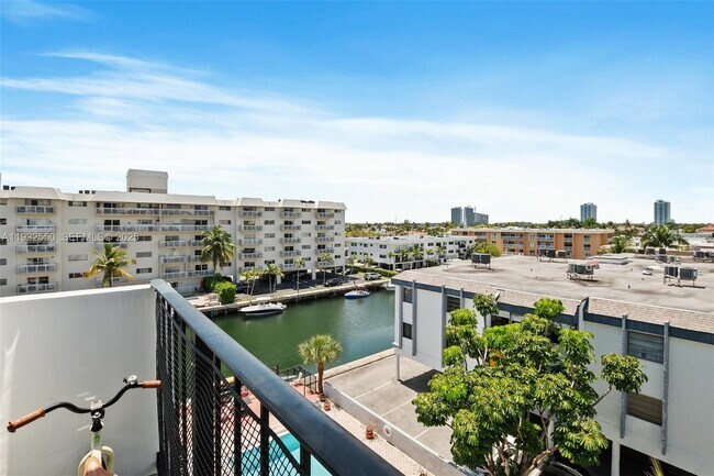 Building Photo - 3642 NE 171 St