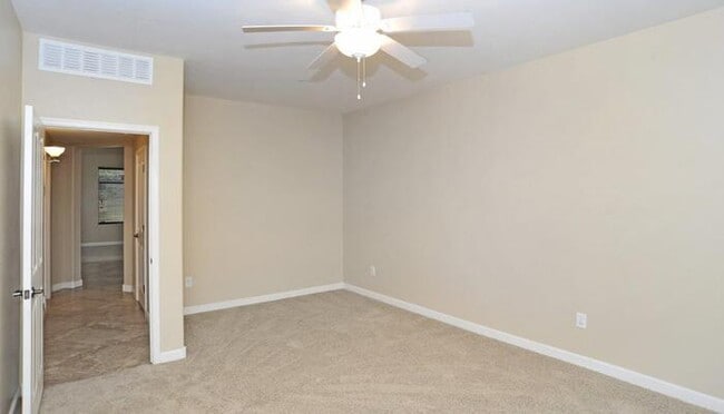 Building Photo - Amazing 2-Story Home