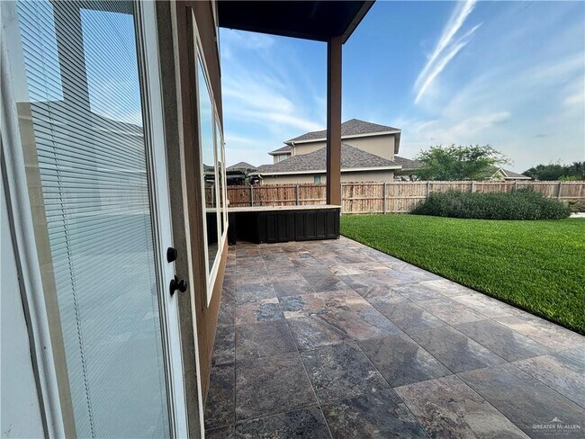 Building Photo - 33 Ensenada Ave