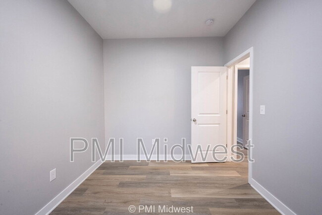 Building Photo - 1817 Montcalm St