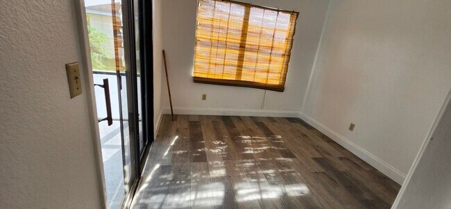 Building Photo - 301 SW Whitmore Dr