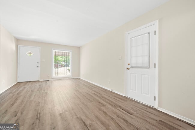 Building Photo - 3698 Fairlane Dr NW