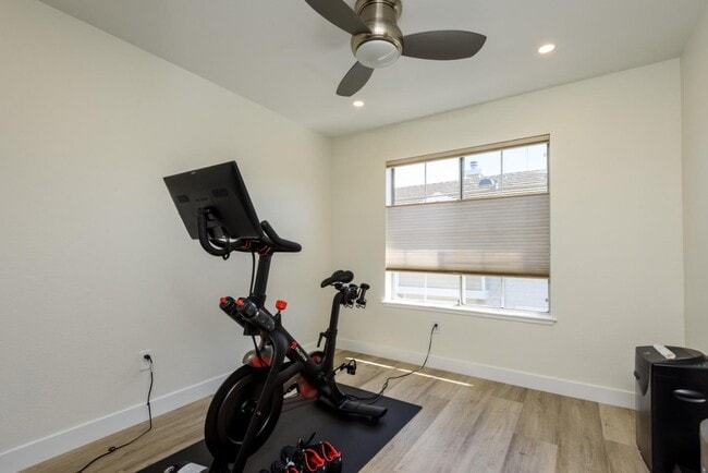 Building Photo - 1 Passage Ln