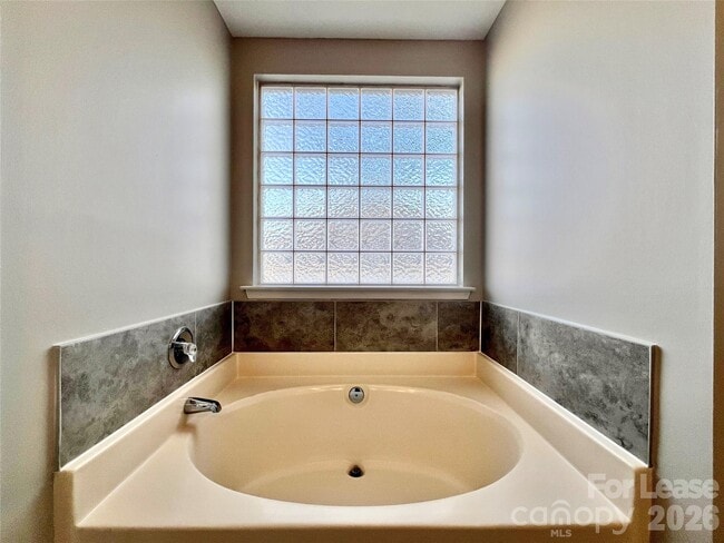 Building Photo - 4010 Suttle Pl