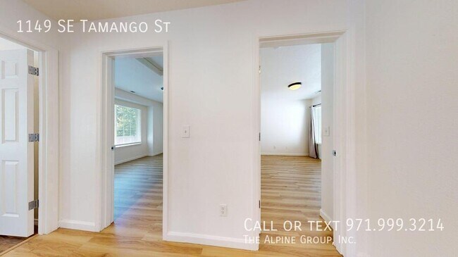 Building Photo - 1149 SE Tamango St
