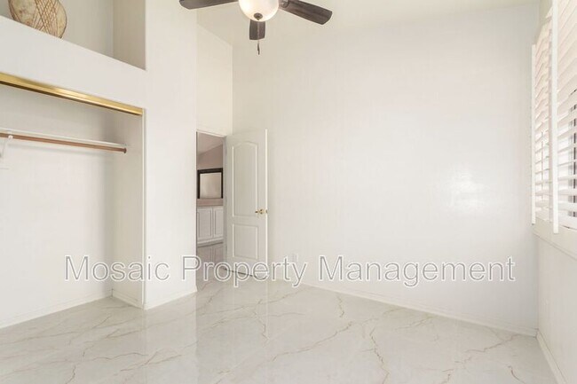Building Photo - 13566 N 93rd Pl