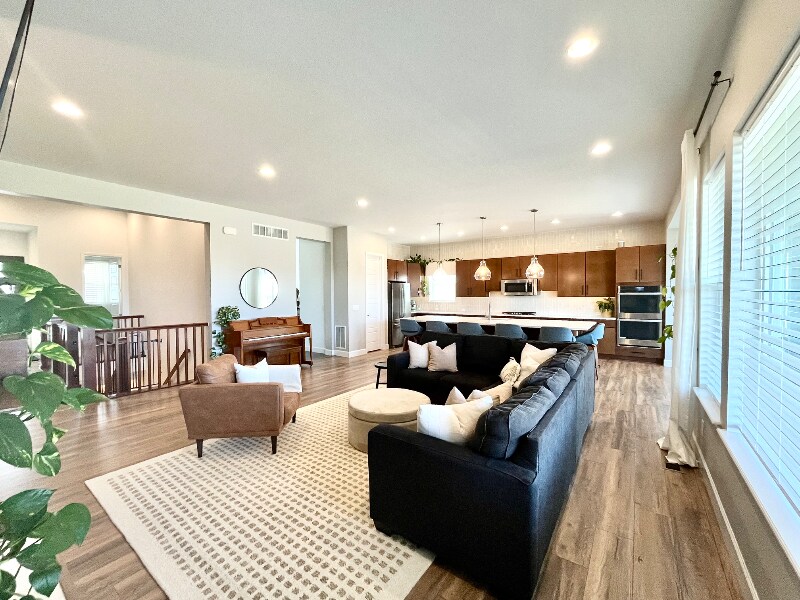 Building Photo - 11181 Sweet Cicely Dr