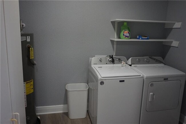 Building Photo - 177 W 5th St