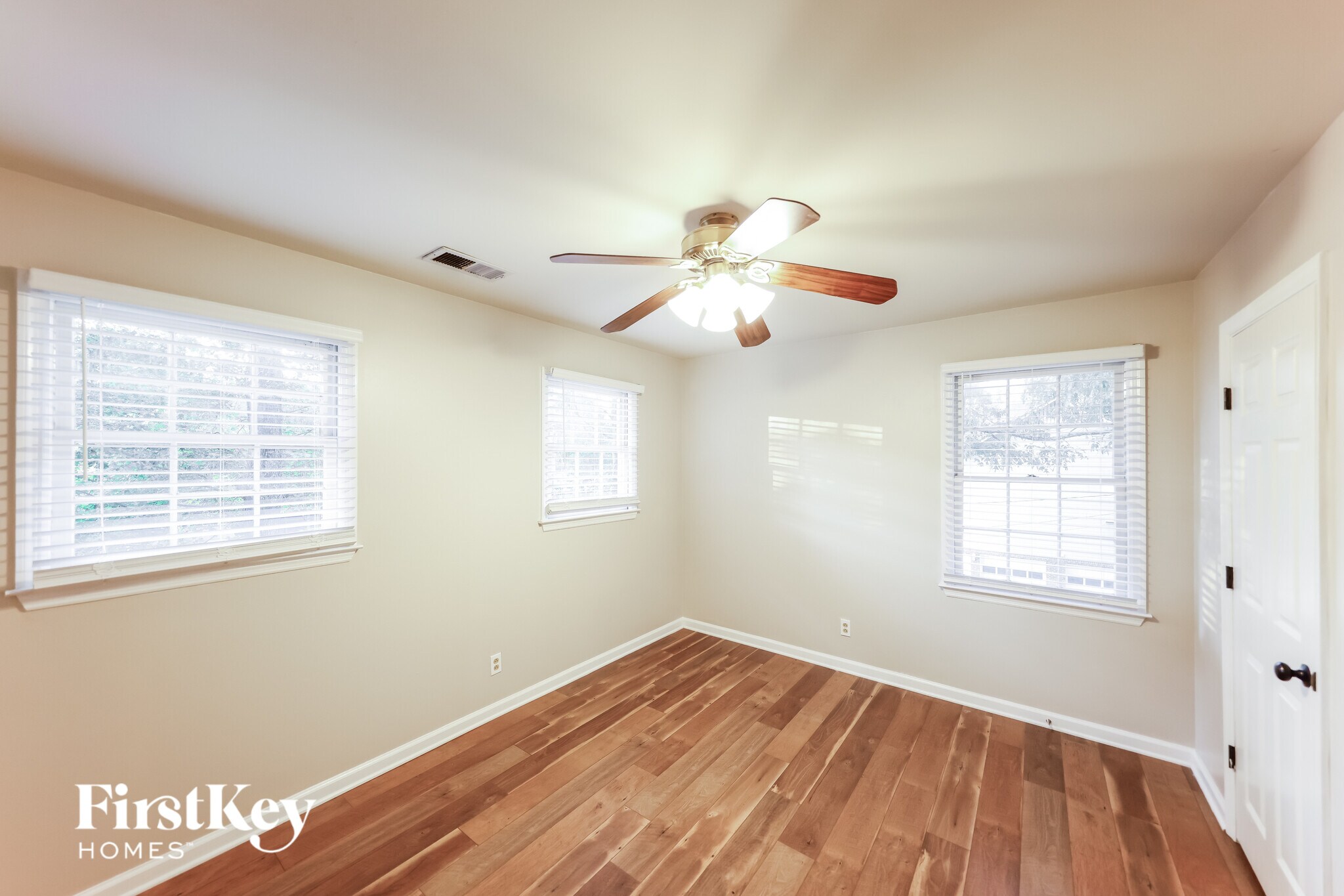 Building Photo - 532 Russet Bend Dr