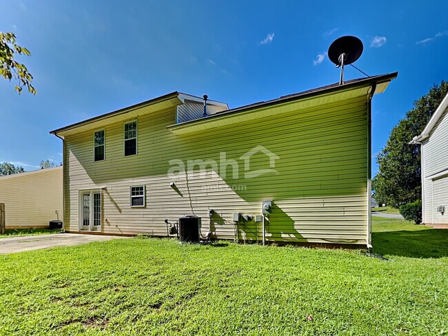 Building Photo - 6308 Dumont Ln