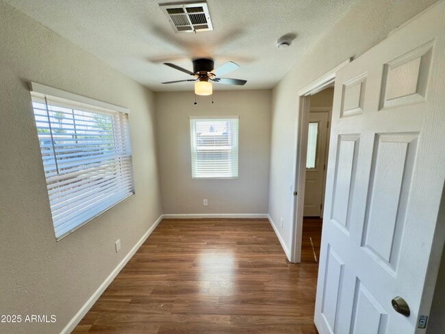 Building Photo - 4448 E Fremont St