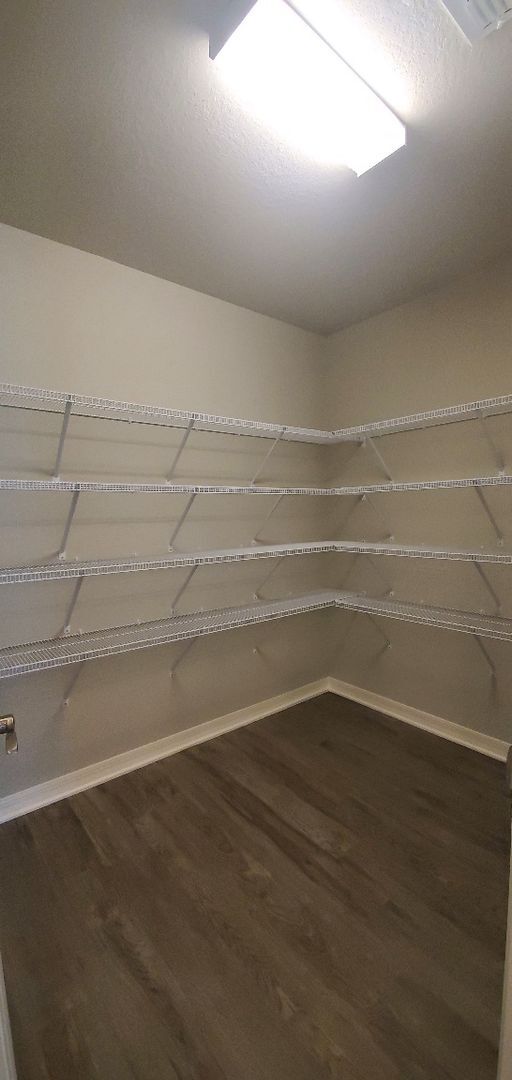 Building Photo - 4-Bedroom, 2-Bathroom in Villamar Winter Haven